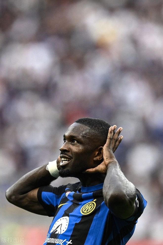 [德甲]格纳布里前场抢断 凯恩打门得手.