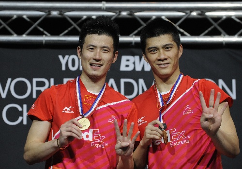 时出现在人 时出现在人